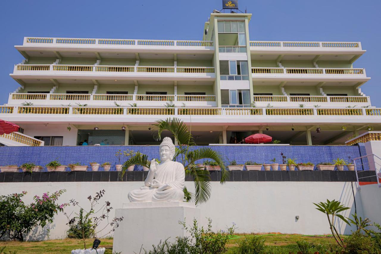 Sparv Aulakhs Resort Mandrem Bagian luar foto