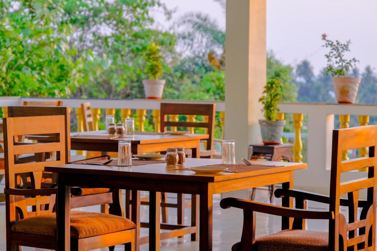 Sparv Aulakhs Resort Mandrem Bagian luar foto