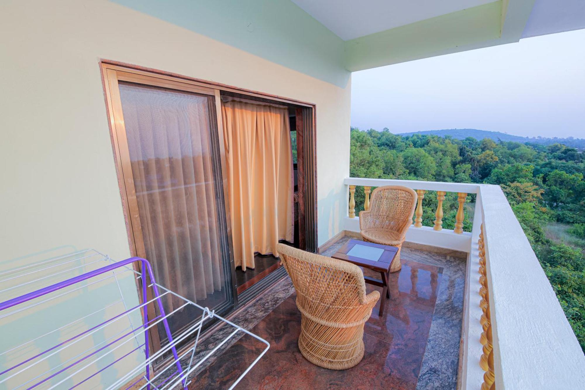 Sparv Aulakhs Resort Mandrem Bagian luar foto