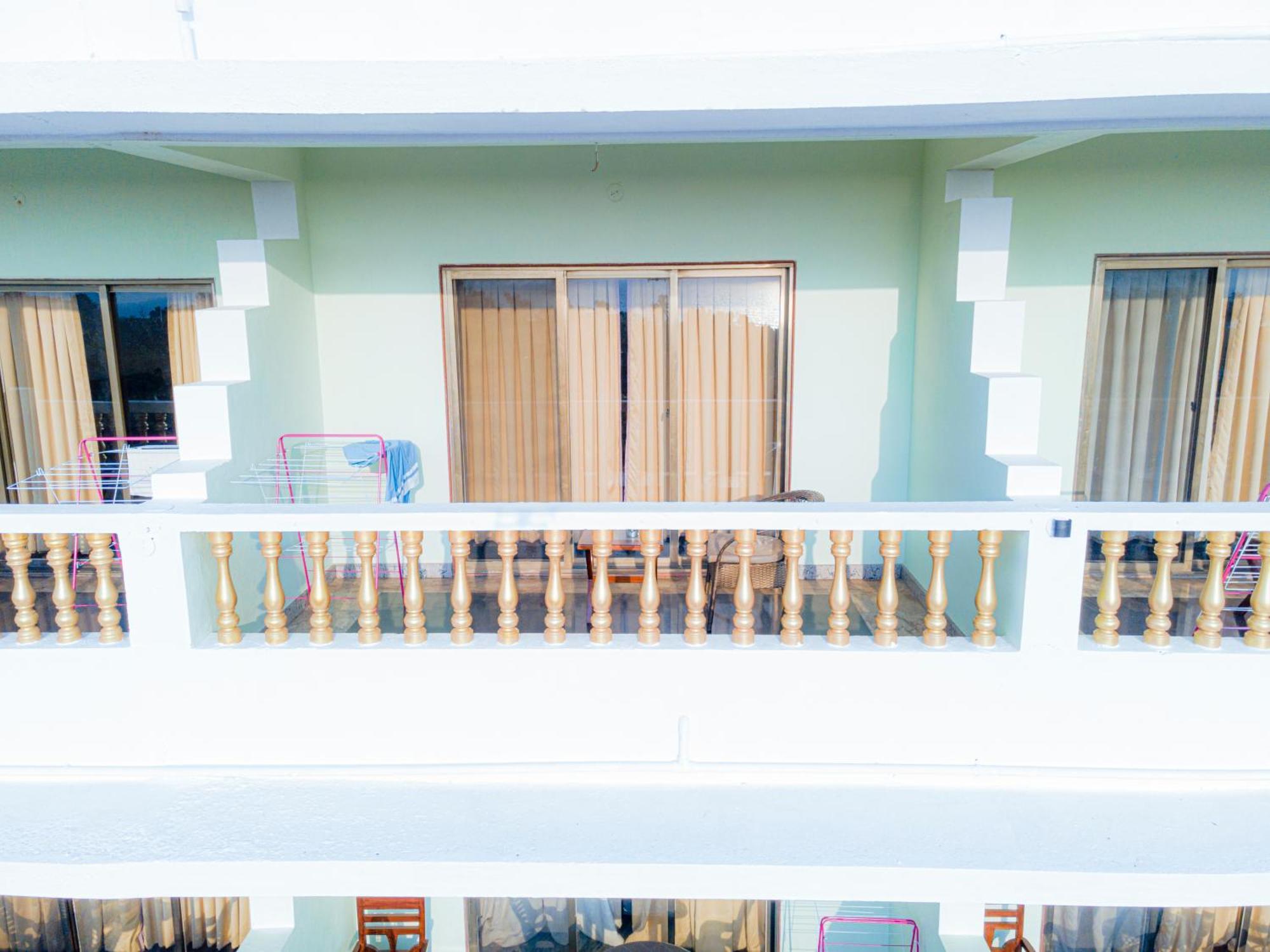 Sparv Aulakhs Resort Mandrem Bagian luar foto