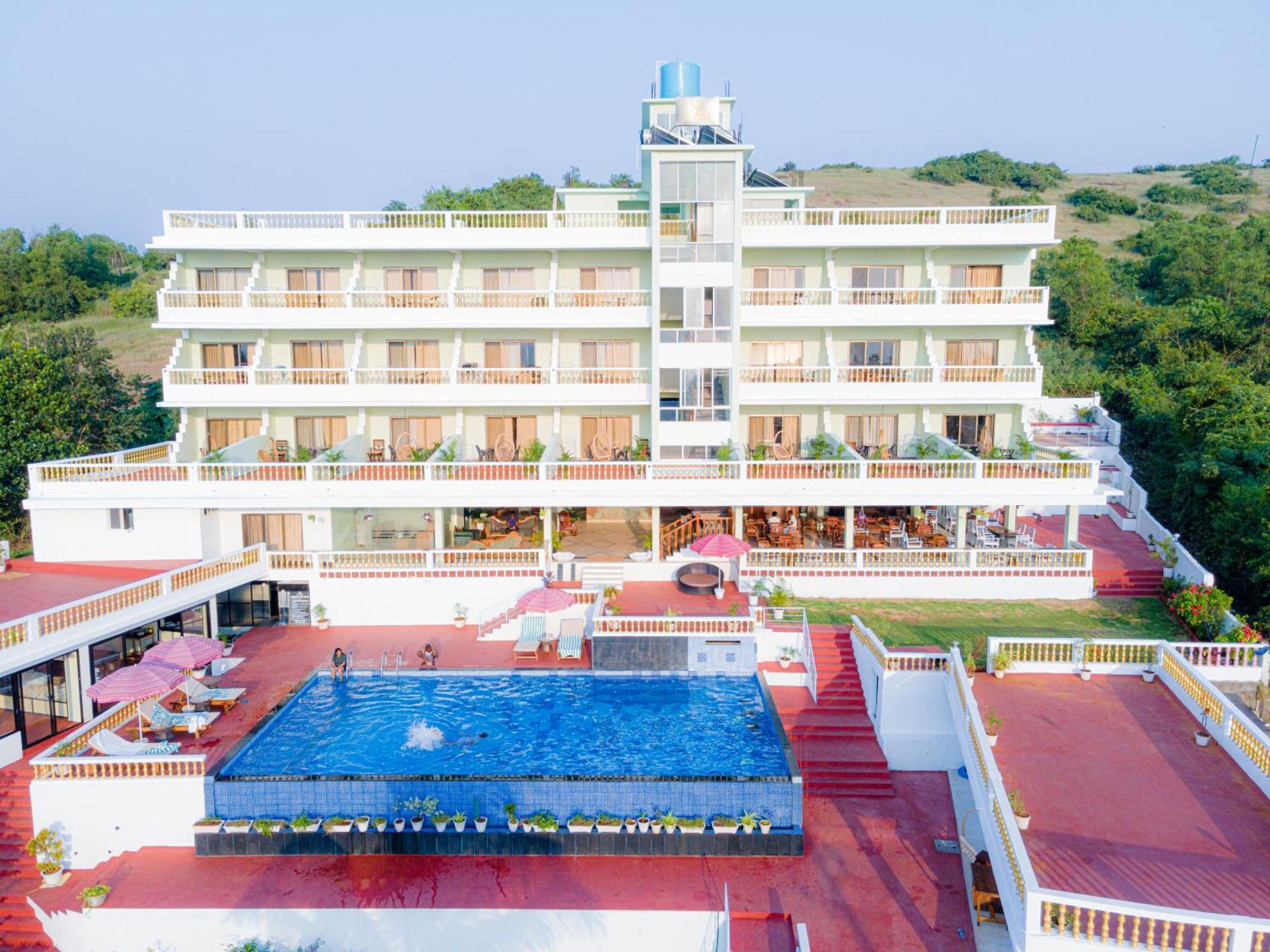 Sparv Aulakhs Resort Mandrem Bagian luar foto