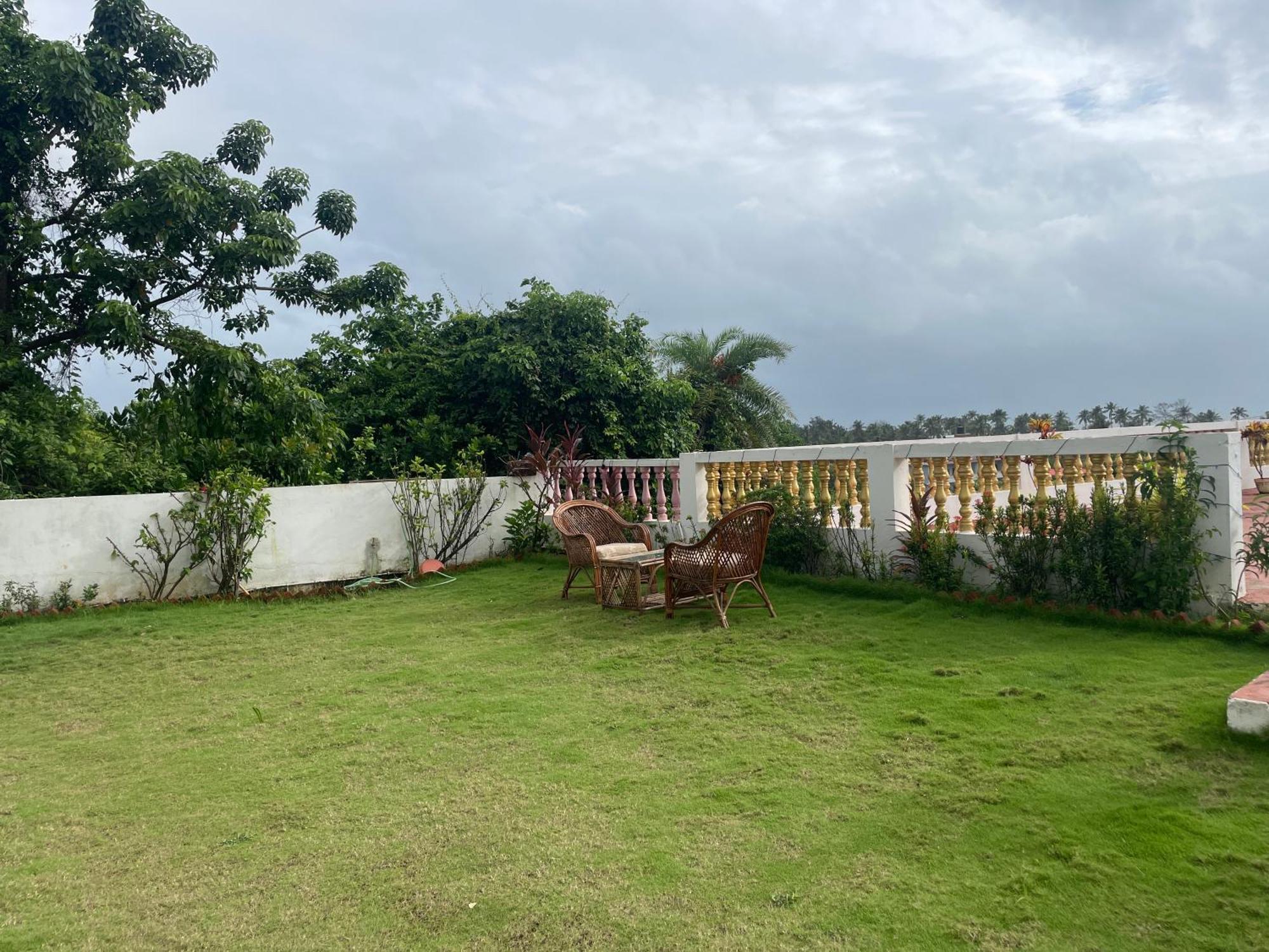 Sparv Aulakhs Resort Mandrem Bagian luar foto