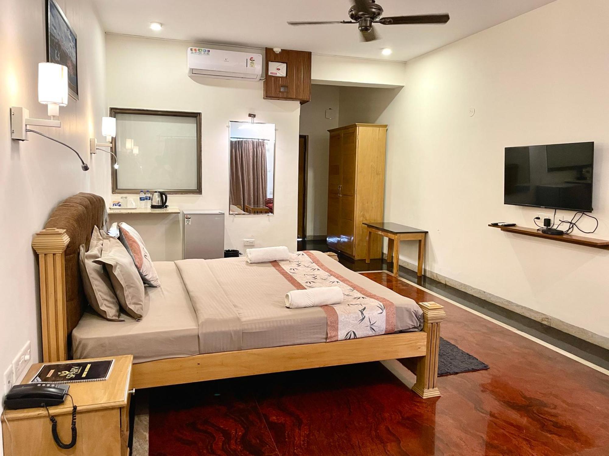 Sparv Aulakhs Resort Mandrem Bagian luar foto