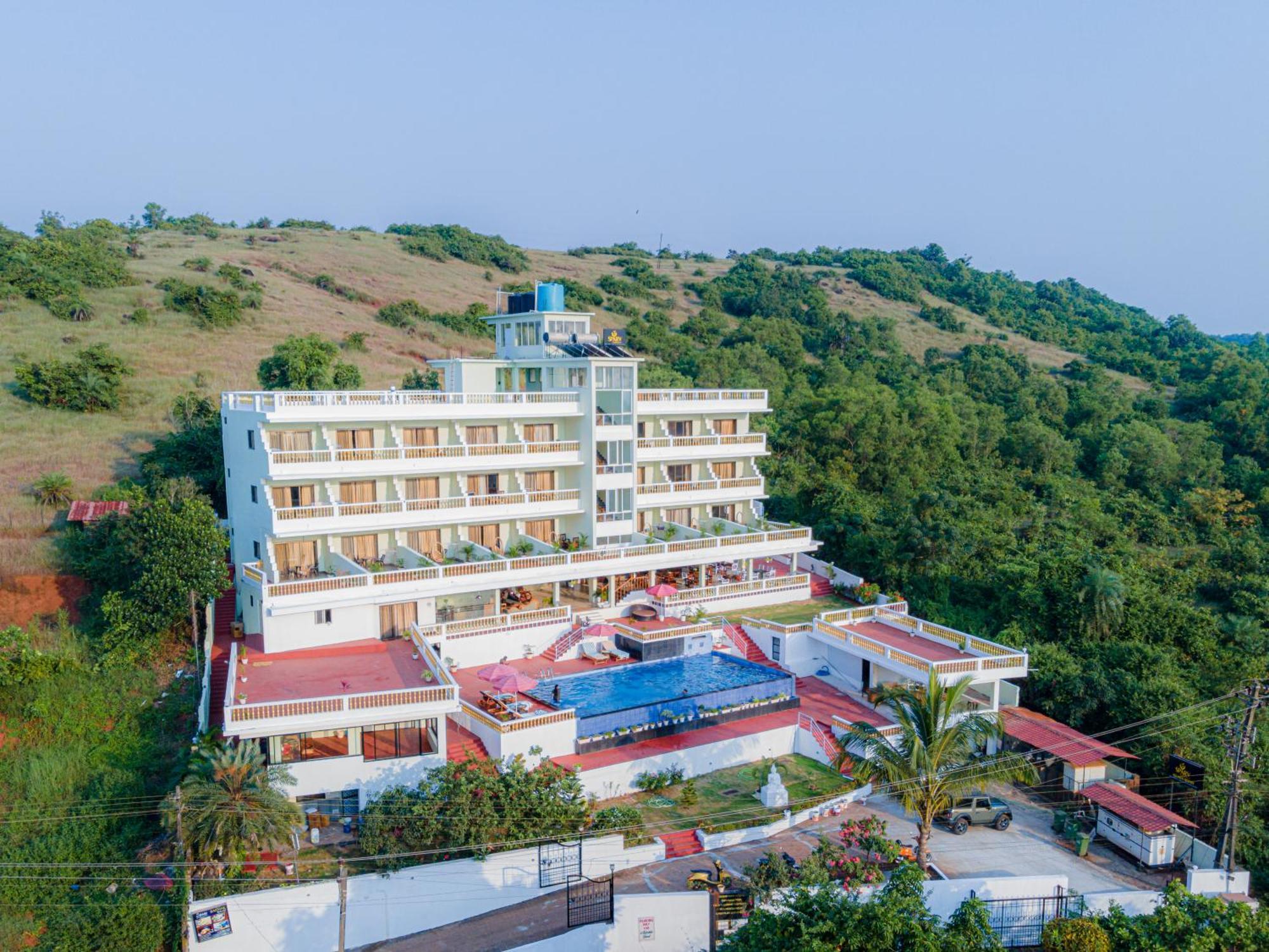 Sparv Aulakhs Resort Mandrem Bagian luar foto