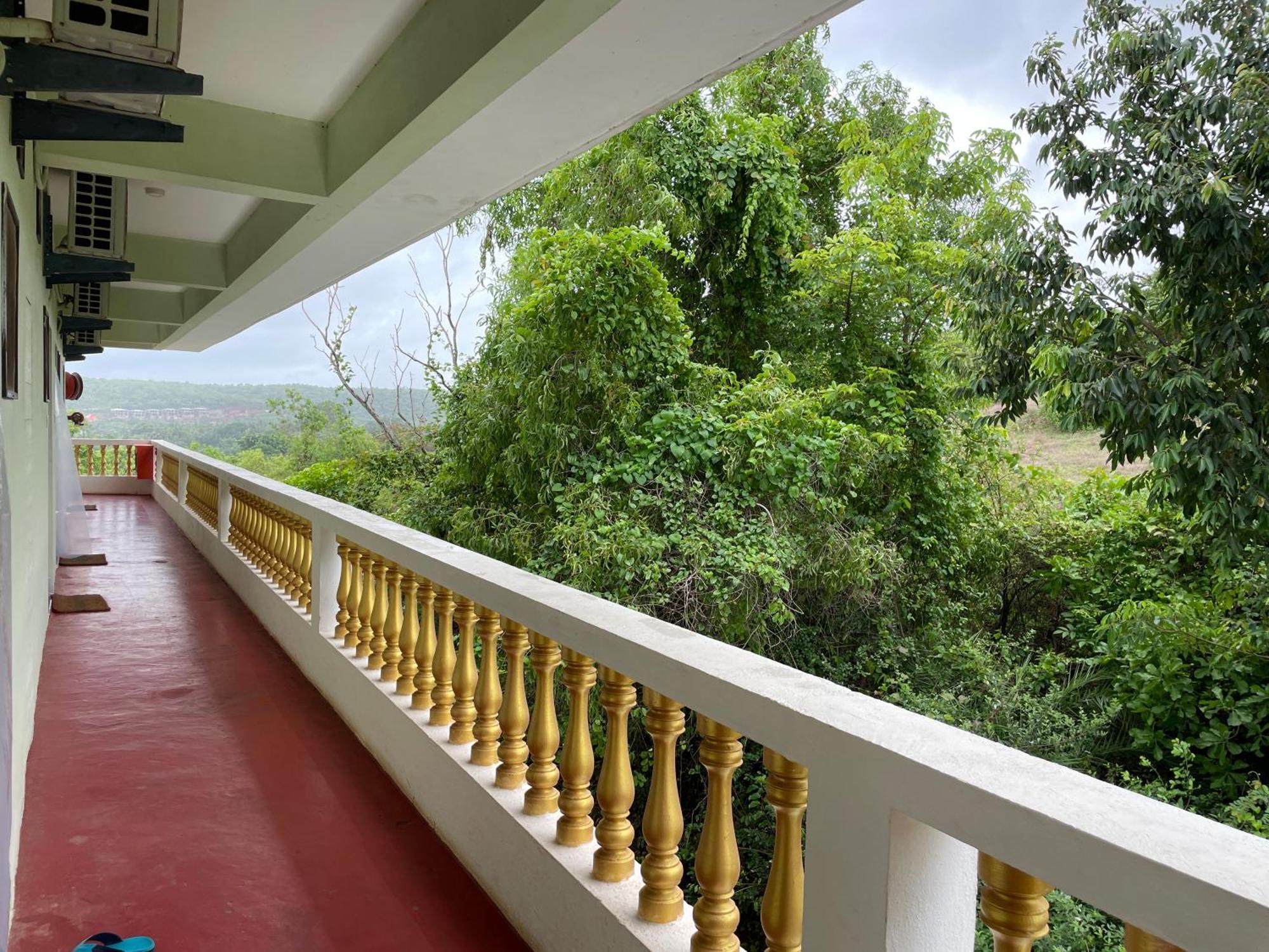 Sparv Aulakhs Resort Mandrem Bagian luar foto