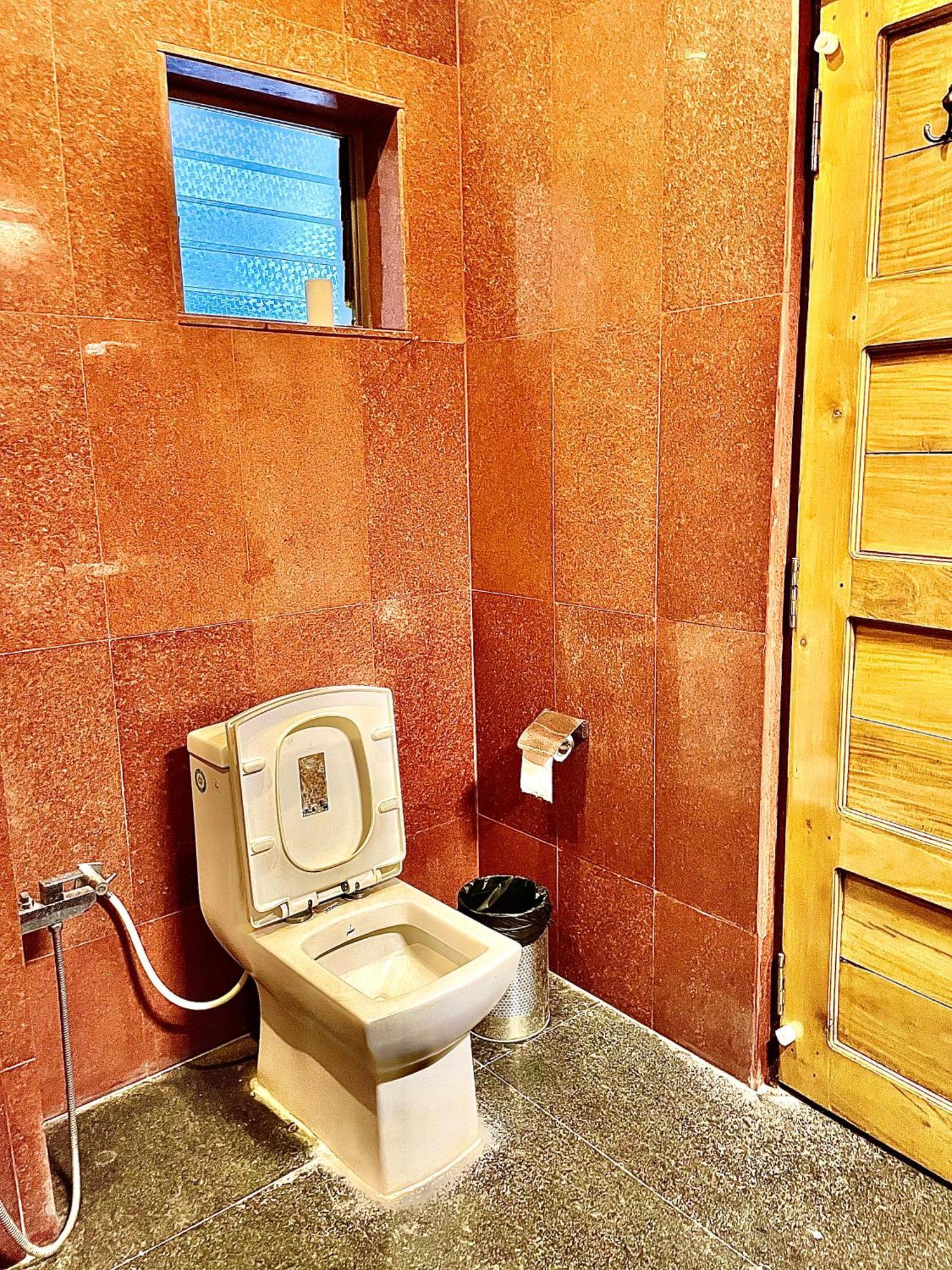 Sparv Aulakhs Resort Mandrem Bagian luar foto