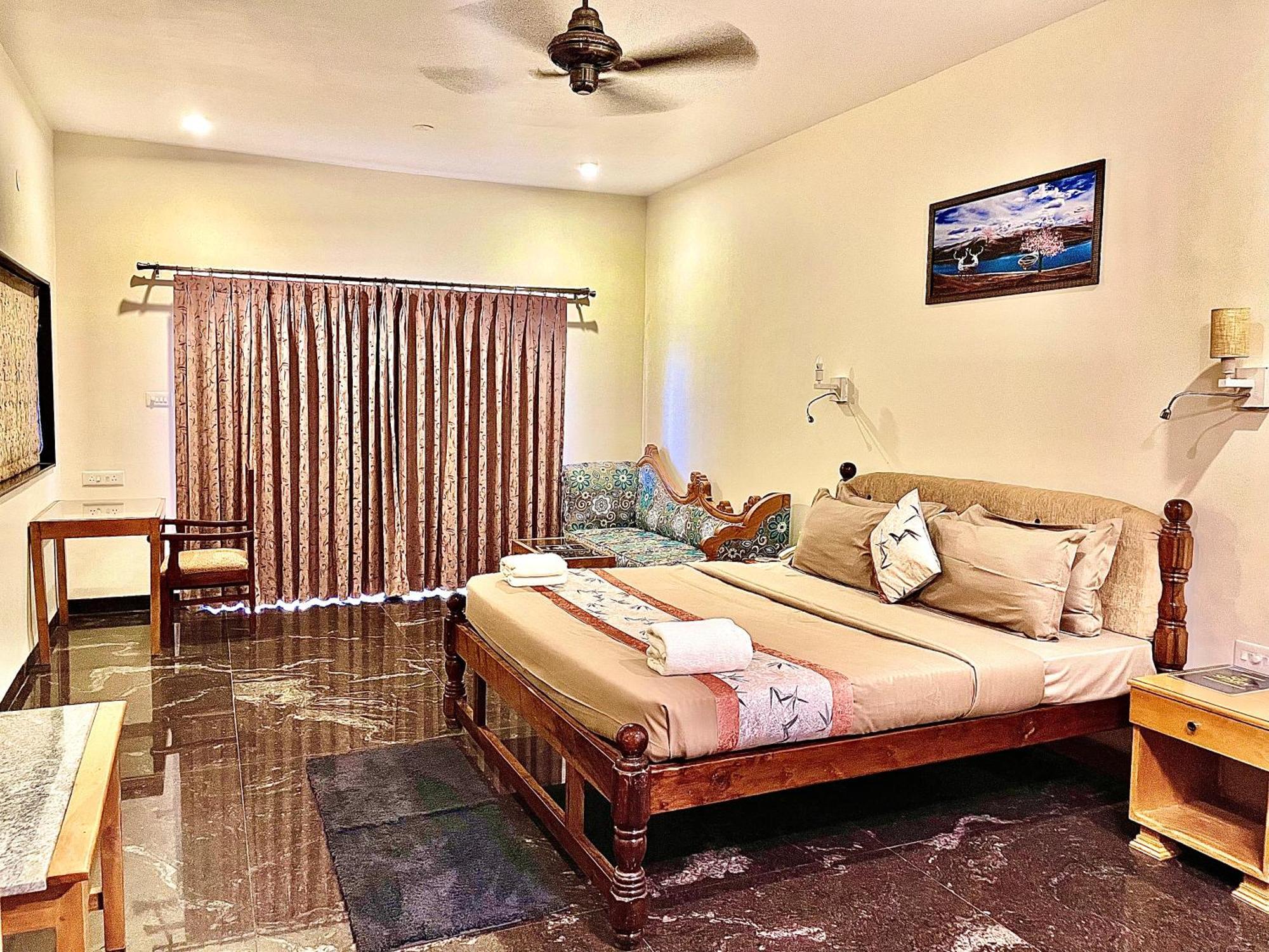 Sparv Aulakhs Resort Mandrem Bagian luar foto